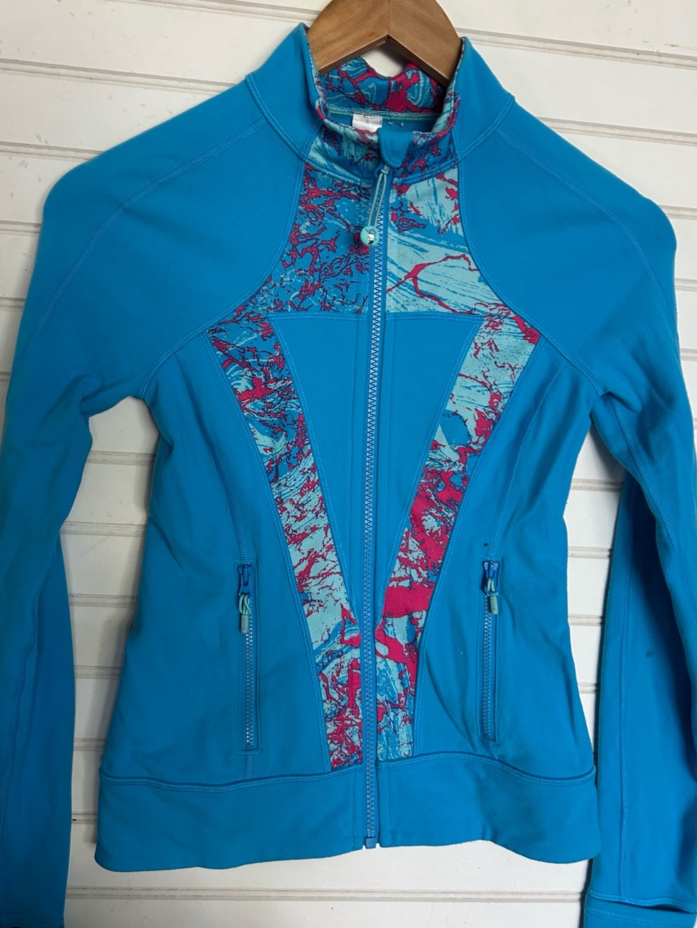 IVIVVA by LULULEMON girls size 10 jacket